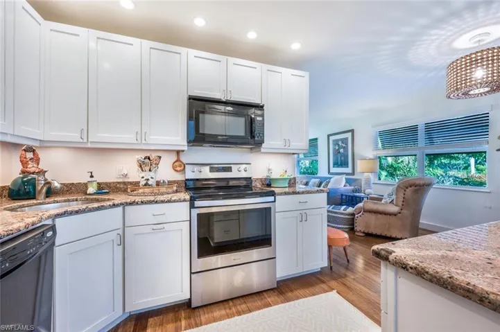 1034  6th N LN, Naples, FL 34102