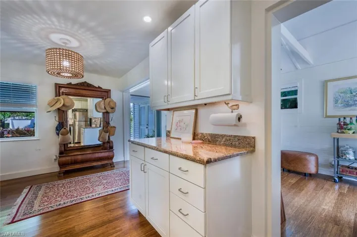1034  6th N LN, Naples, FL 34102