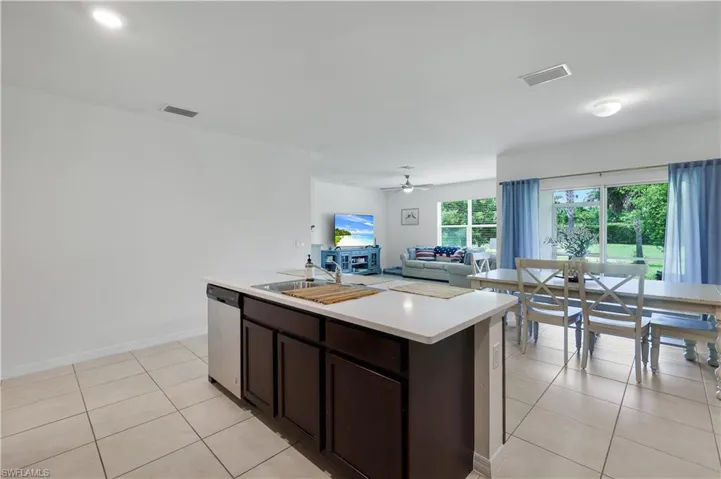 2816 Zaragoza Ct, Cape Coral, Florida 33909
