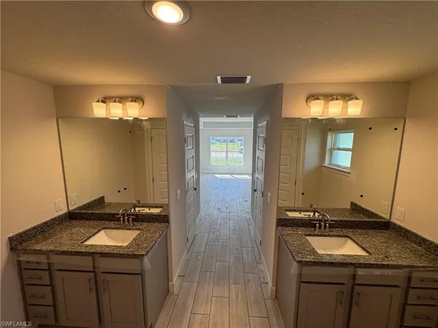 1525 S Gator  CIR, Cape Coral, FL 33909