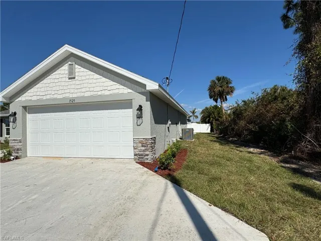 1525 S Gator  CIR, Cape Coral, FL 33909