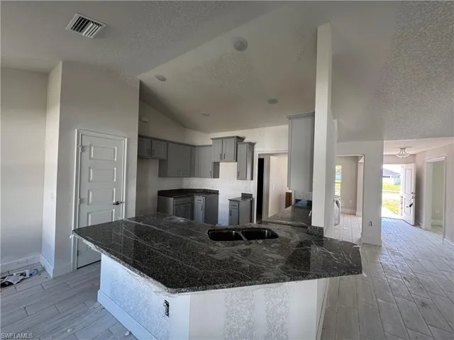 1525 S Gator  CIR, Cape Coral, FL 33909
