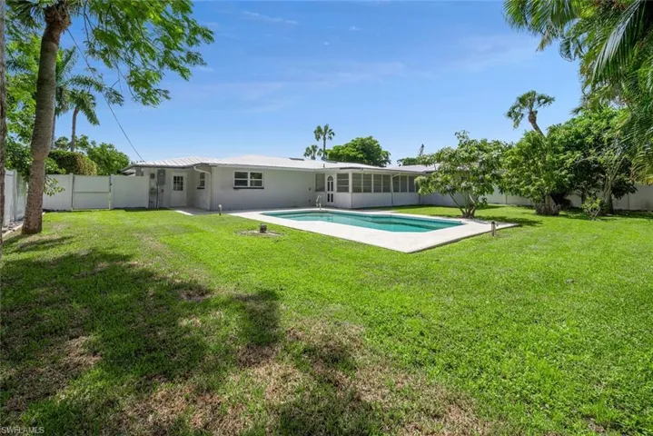 131  Coral Vine  DR, Naples, FL 34110