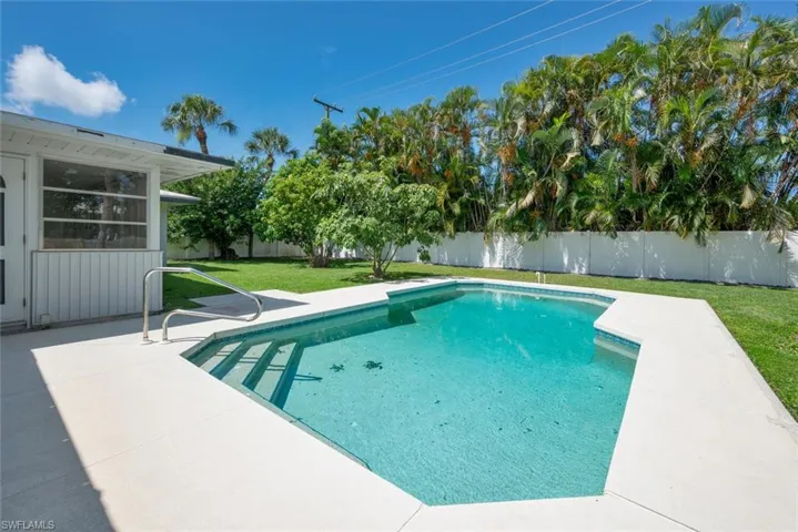 131  Coral Vine  DR, Naples, FL 34110