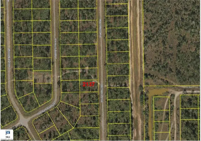 Aerial map of property and surrounding area