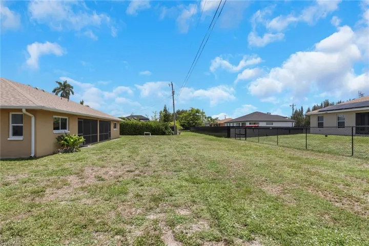 24 Nw 15th Pl, Cape Coral, Florida 33993