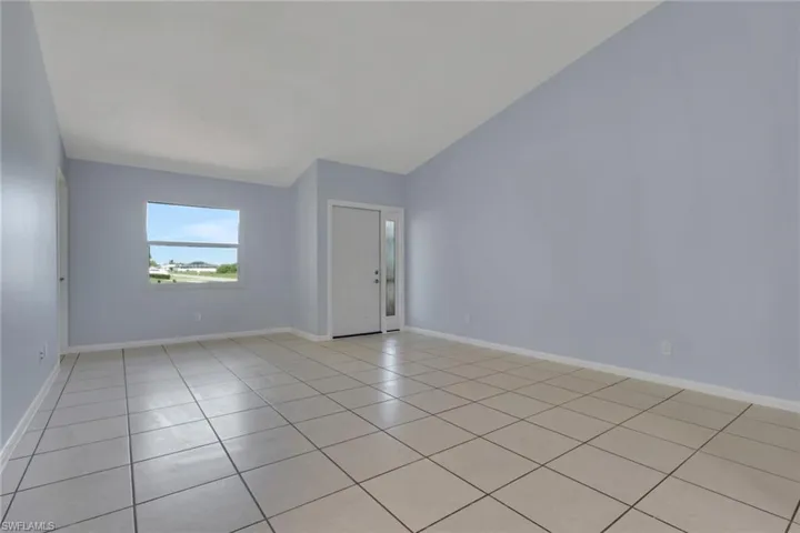 24 Nw 15th Pl, Cape Coral, Florida 33993