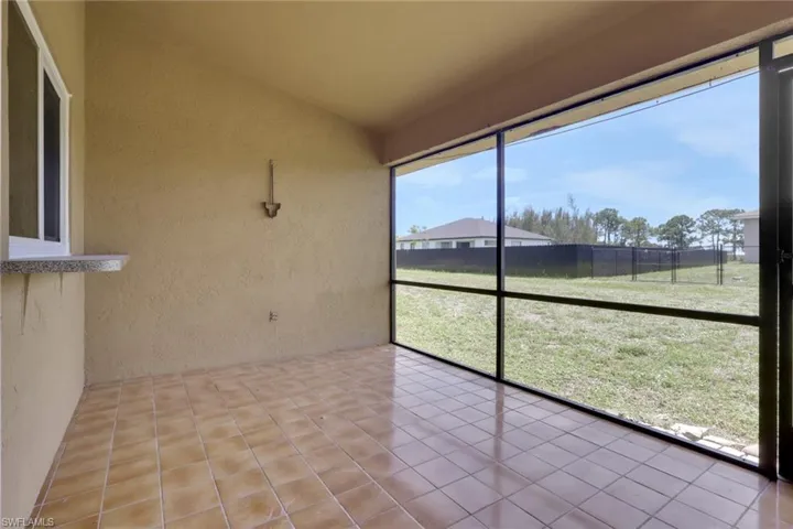 24 Nw 15th Pl, Cape Coral, Florida 33993