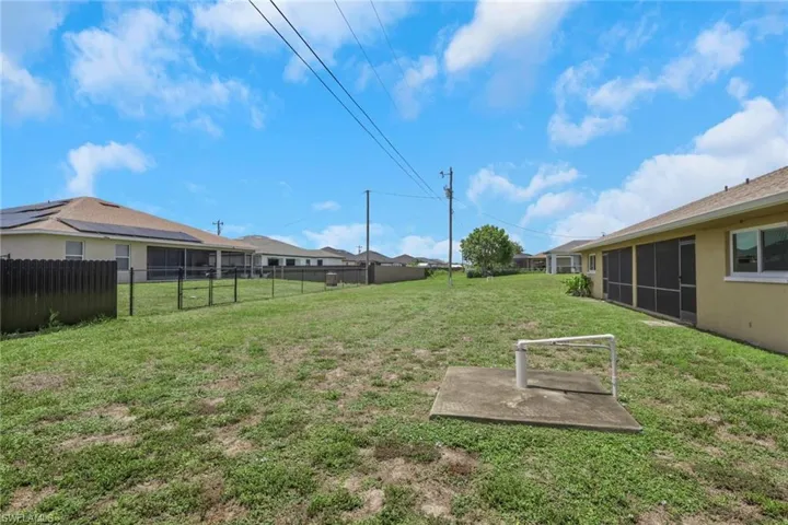 24 Nw 15th Pl, Cape Coral, Florida 33993
