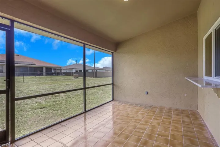 24 Nw 15th Pl, Cape Coral, Florida 33993