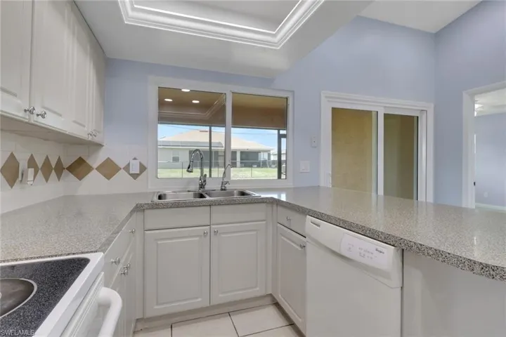 24 Nw 15th Pl, Cape Coral, Florida 33993