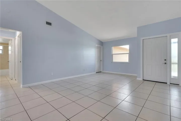24 Nw 15th Pl, Cape Coral, Florida 33993
