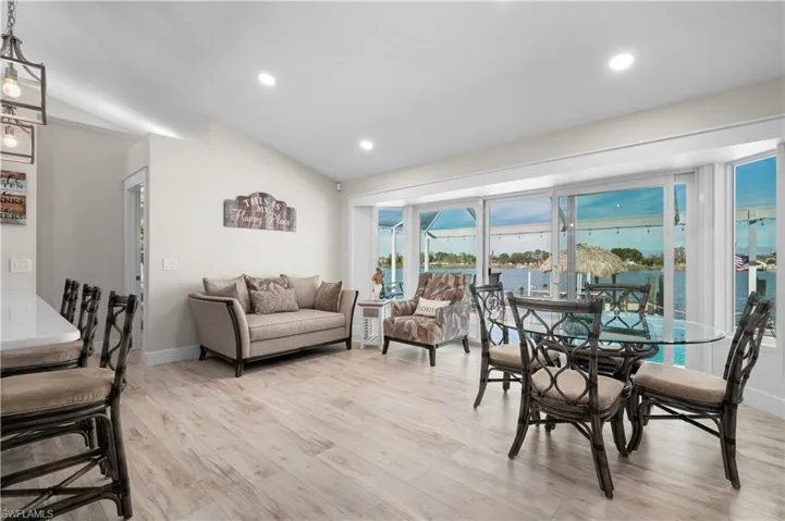 Dining or additional sitting area