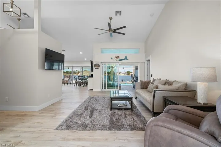 Spacious livingroom