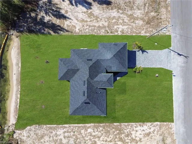 Aerial view of property and surrounding area