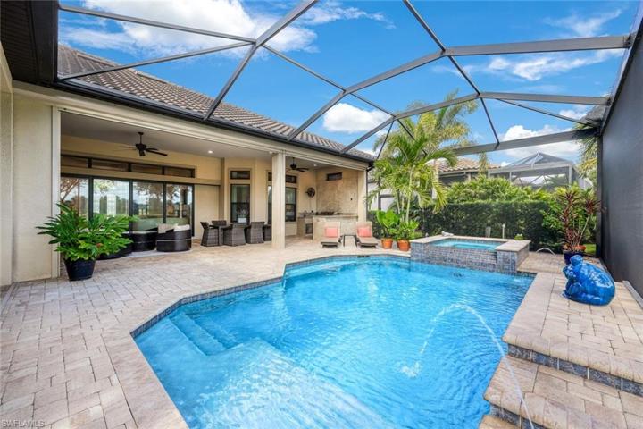 Just another view of this gorgeous outdoor living space.