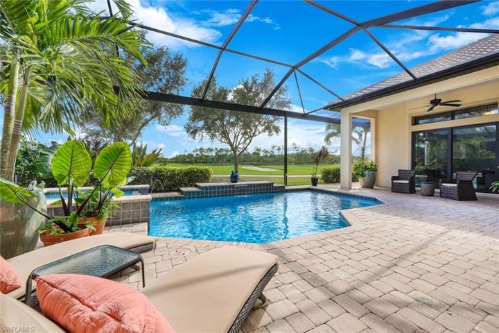 FULL BUNDLED GOLF and Gorgeous views of the 6th fairway through the picture frame screen and plenty of privacy on this oversize lanai.