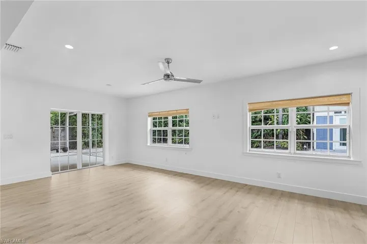 Family Room leads out to the screened in lanaii