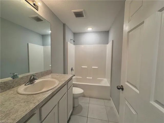 1713 Ne 26th Ter, Cape Coral, Florida 33909