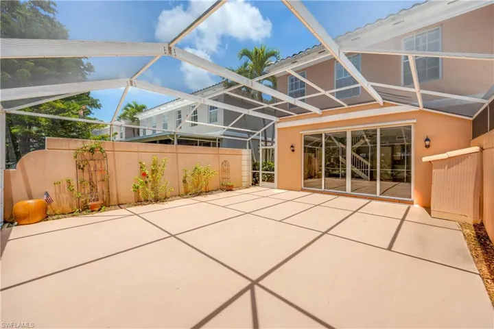 5831  Cove  CIR, Naples, FL 34119