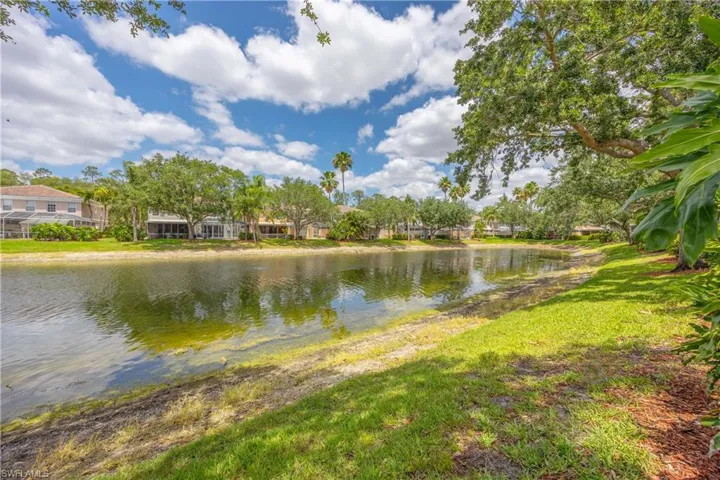 5831  Cove  CIR, Naples, FL 34119