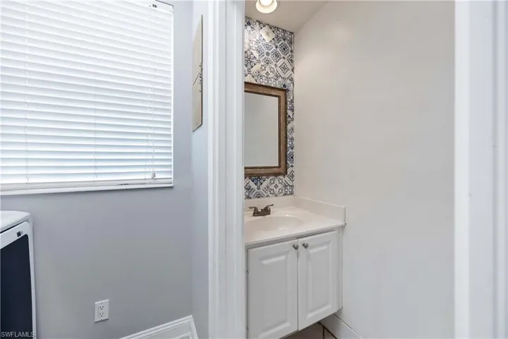 5831  Cove  CIR, Naples, FL 34119