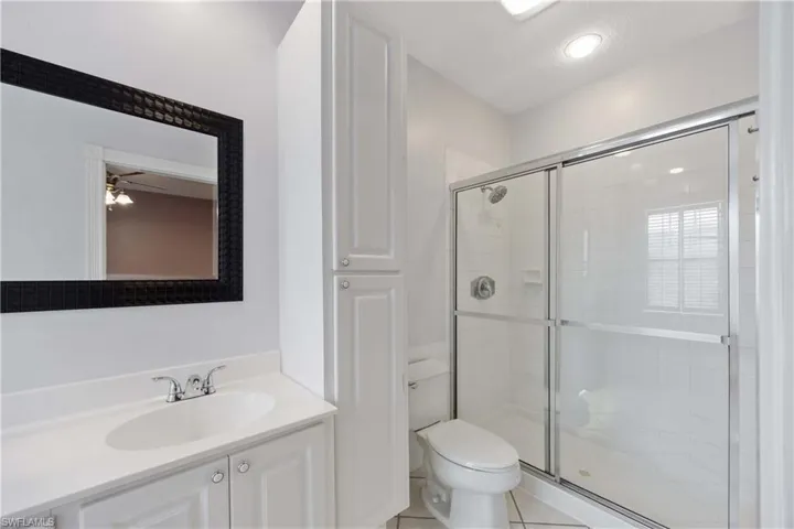 5831  Cove  CIR, Naples, FL 34119