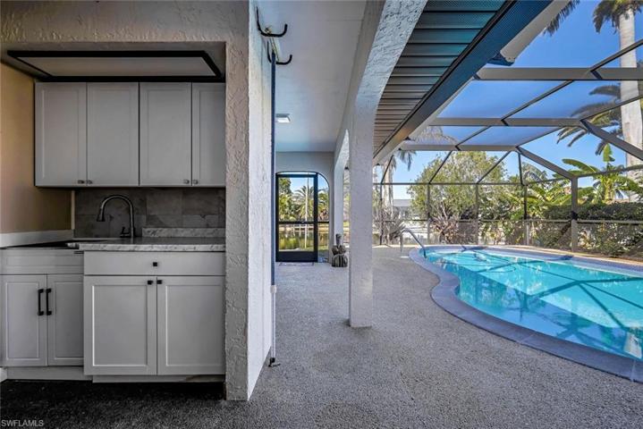 822 SE 21st AVE, CAPE CORAL FL 33990