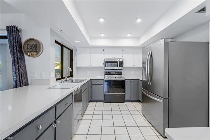 822 SE 21st AVE, CAPE CORAL FL 33990