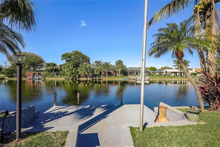 822 SE 21st AVE, CAPE CORAL FL 33990