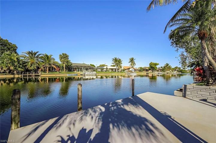 822 SE 21st AVE, CAPE CORAL FL 33990