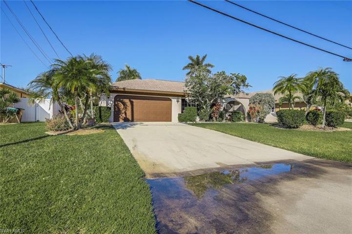 822 SE 21st AVE, CAPE CORAL FL 33990