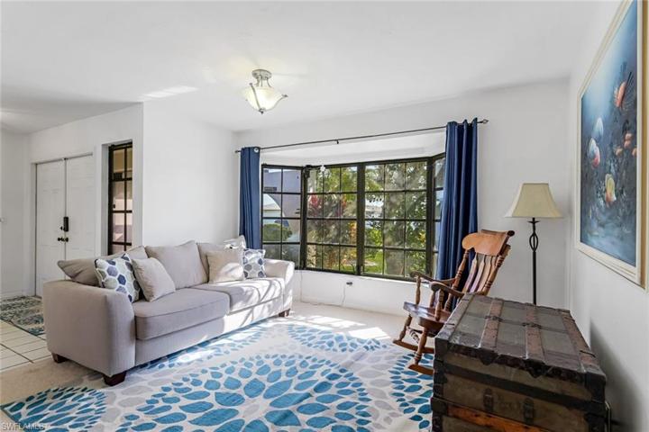 822 SE 21st AVE, CAPE CORAL FL 33990