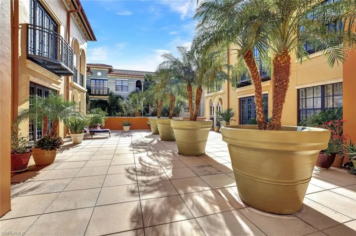 23151  Fashion  DR, Estero, FL 33928