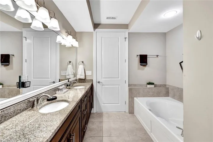 23151  Fashion  DR, Estero, FL 33928