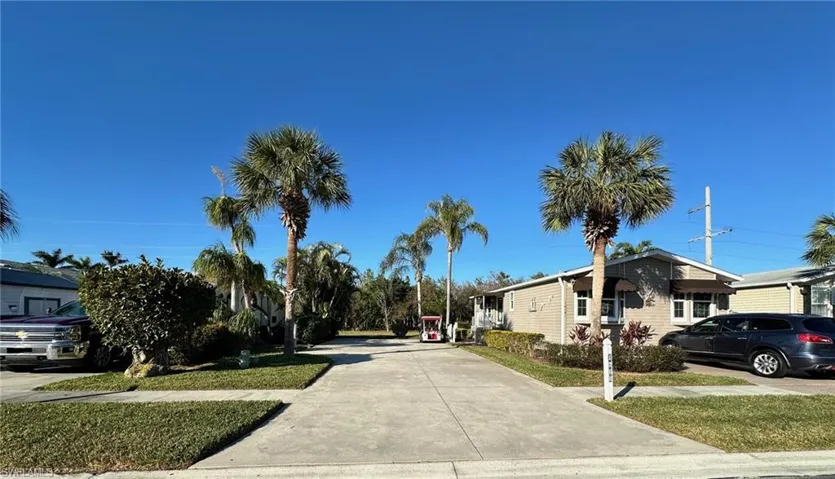 1623 Diamond Lake Cir, Naples, Florida 34114