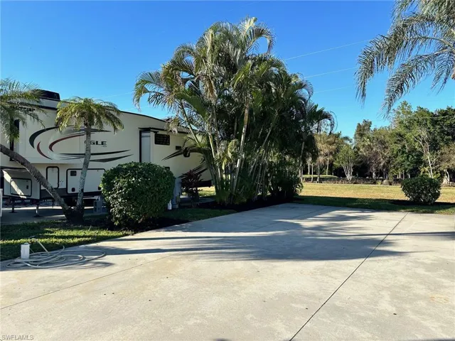 1623 Diamond Lake Cir, Naples, Florida 34114