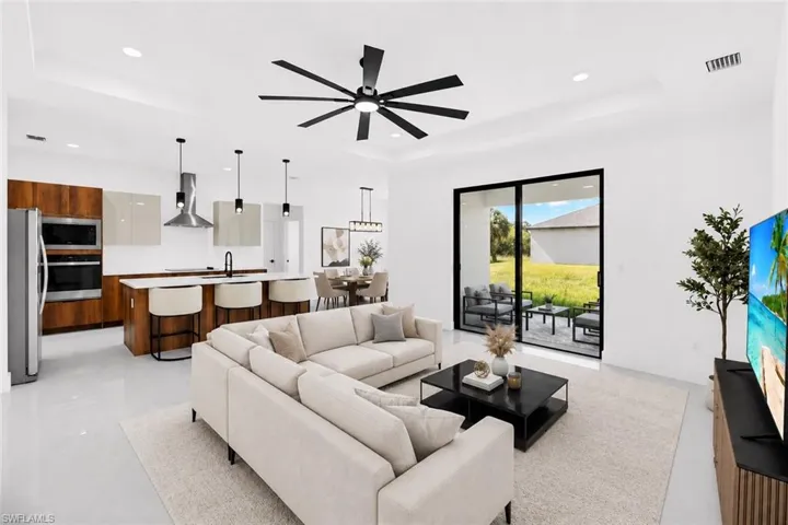 8030 Sherwood Cir, Labelle, Florida 33935