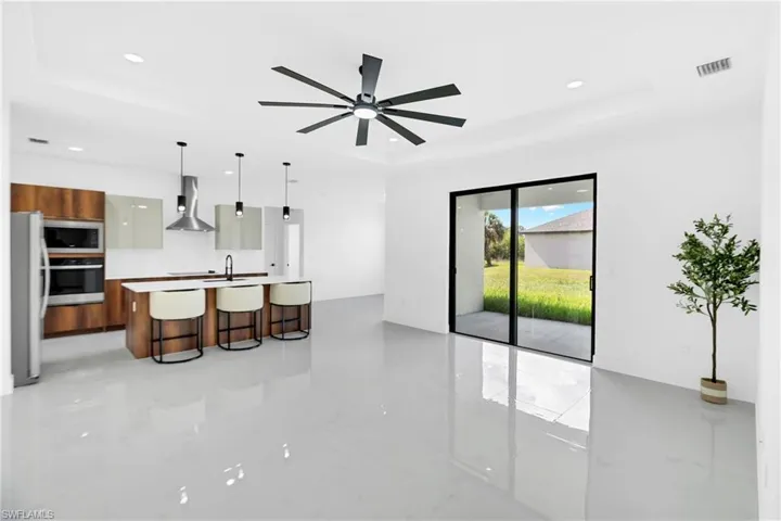 8030 Sherwood Cir, Labelle, Florida 33935
