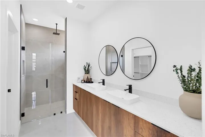 8030 Sherwood Cir, Labelle, Florida 33935