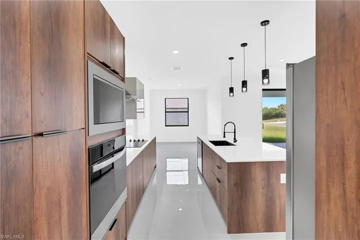 8030 Sherwood Cir, Labelle, Florida 33935