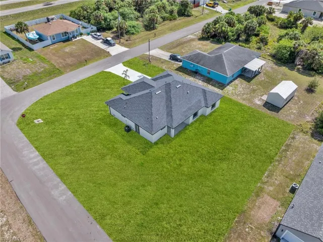 8030 Sherwood Cir, Labelle, Florida 33935