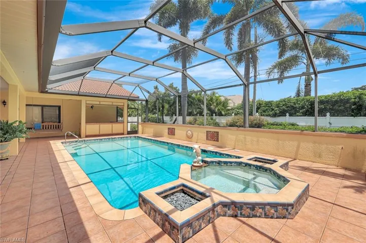 619 SE 18th  TER, Cape Coral, FL 33990
