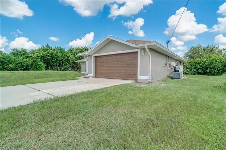 507  Carrillon S AVE, Lehigh Acres, FL 33974