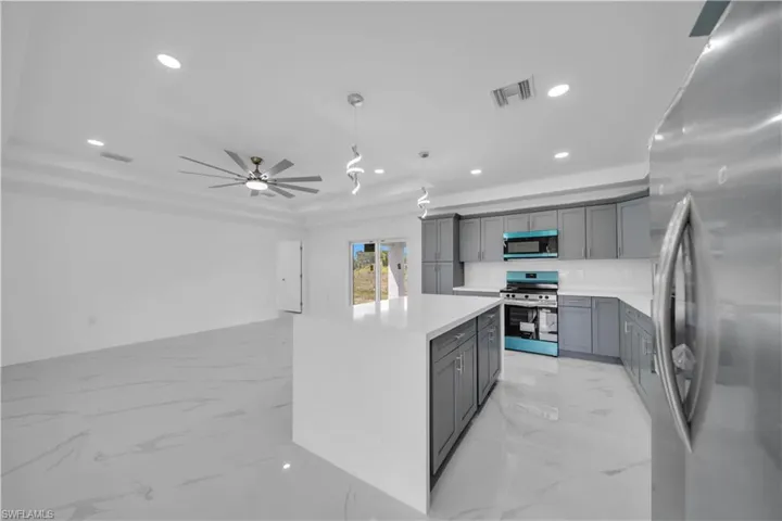 1023  Pilgrim E ST, Lehigh Acres, FL 33974