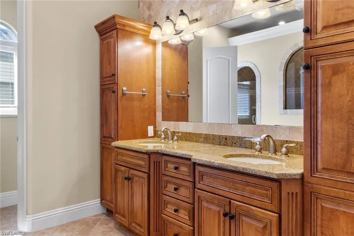 Main bathroom