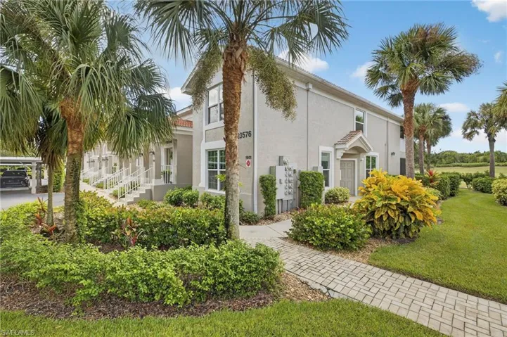 Welcome to your gorgeous 1st floor 2 bed plus den Sunset Stream condo on the 8th green!