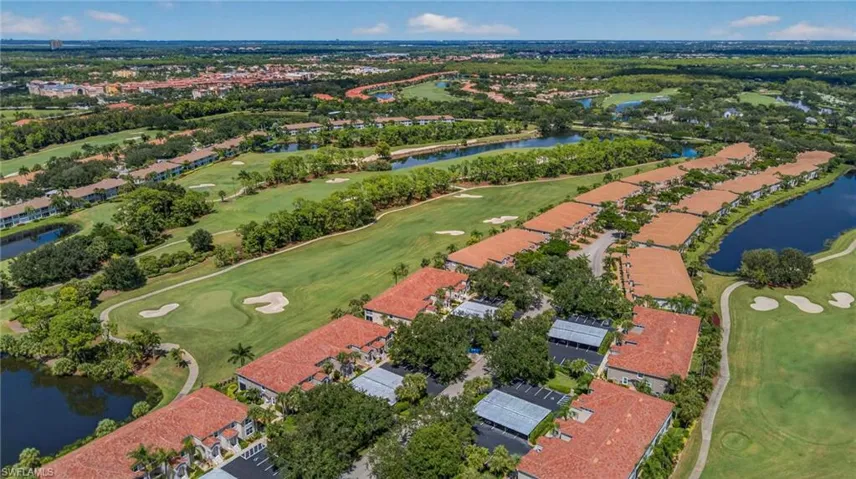 Aerial view of the 8th hole at Spring Run Golf Club