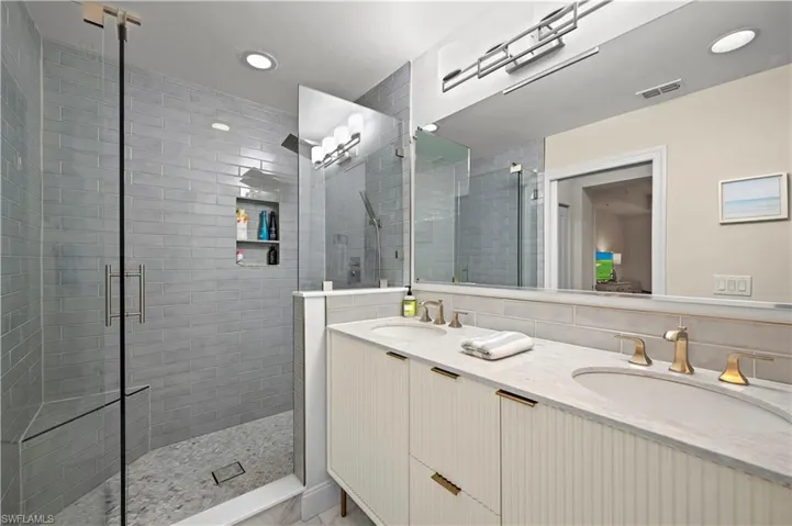 20940 Island Sound Cir 105, Estero, Florida 33928