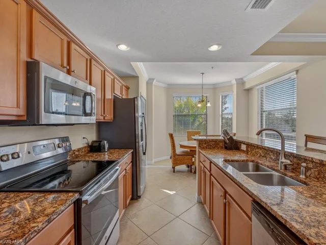 9826  Giaveno  CIR, Naples, FL 34113